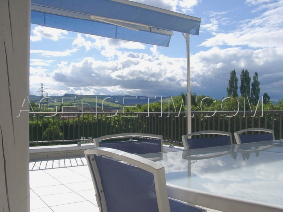 Terrasse de 70 m² environ orientée à l'ouest